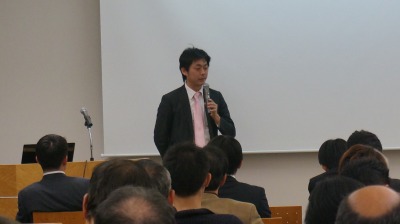 東川氏