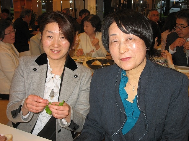 大木代吉会長夫人・娘さん